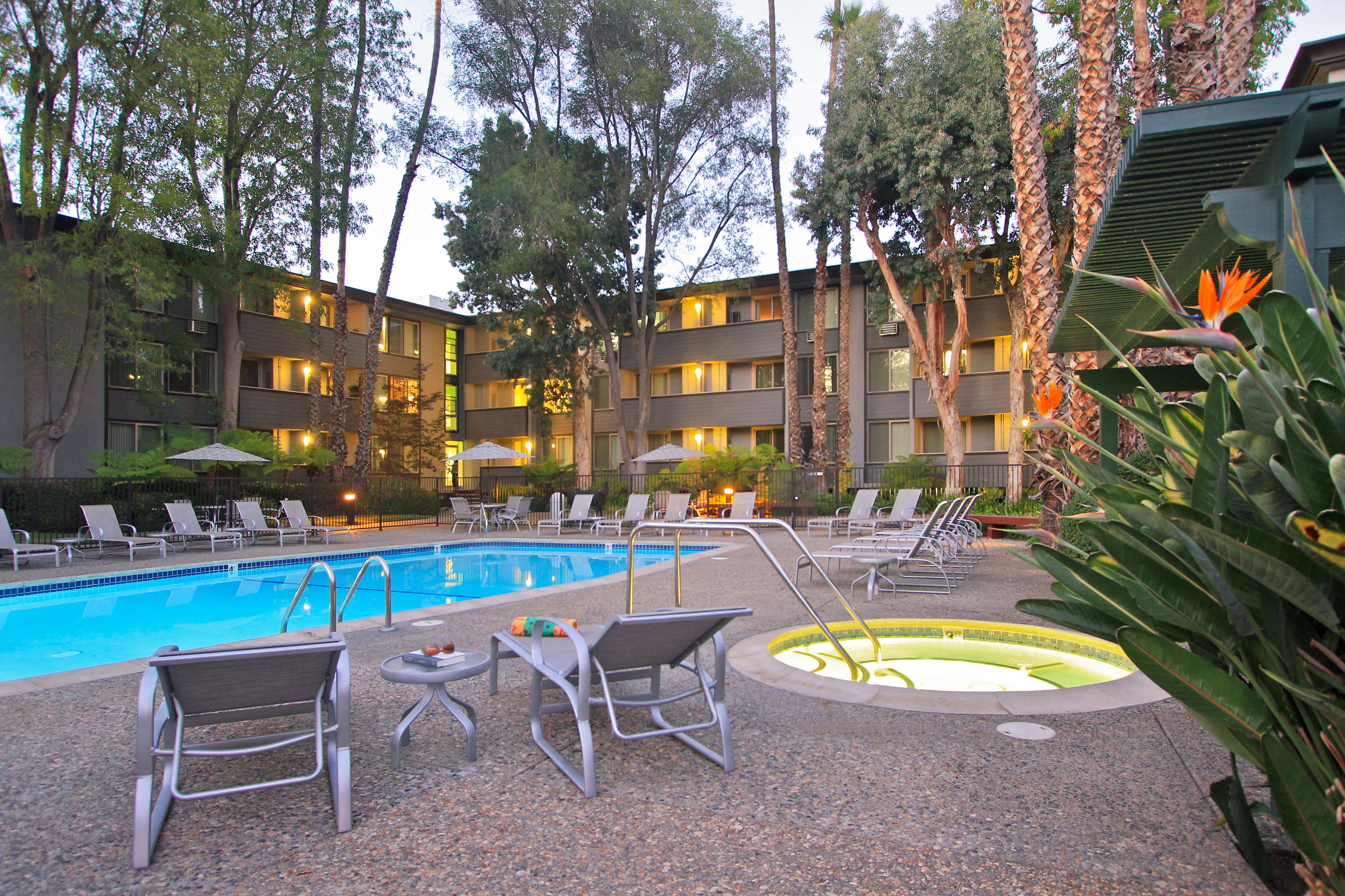 Palo Alto Plaza Apartments photo 4